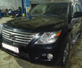 Lexus LX570